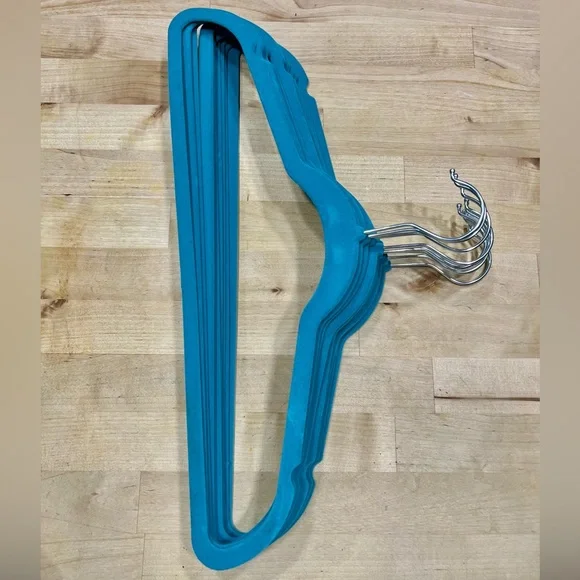 Laura Ashley Fuzzy Velvet Hangers - Set Of 10 - Picture 3 of 5